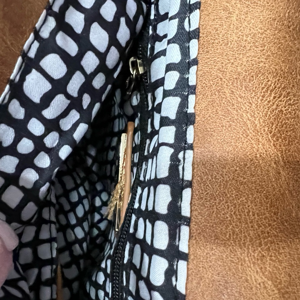 Tan Highland Tan handbag - Picture 7 of 11